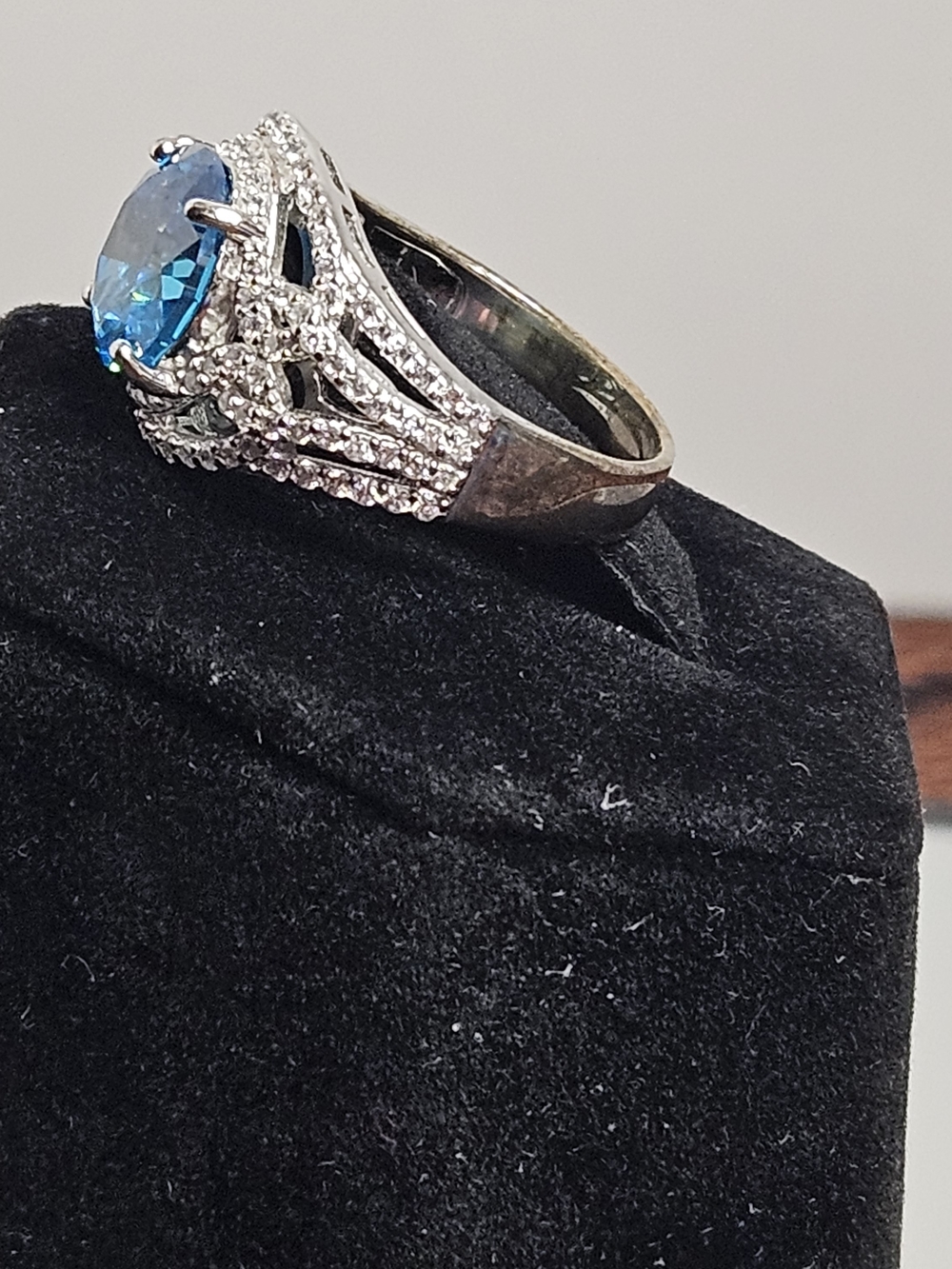 Neon Blue Apatite Ring SZ 7 - Picture 4 of 5